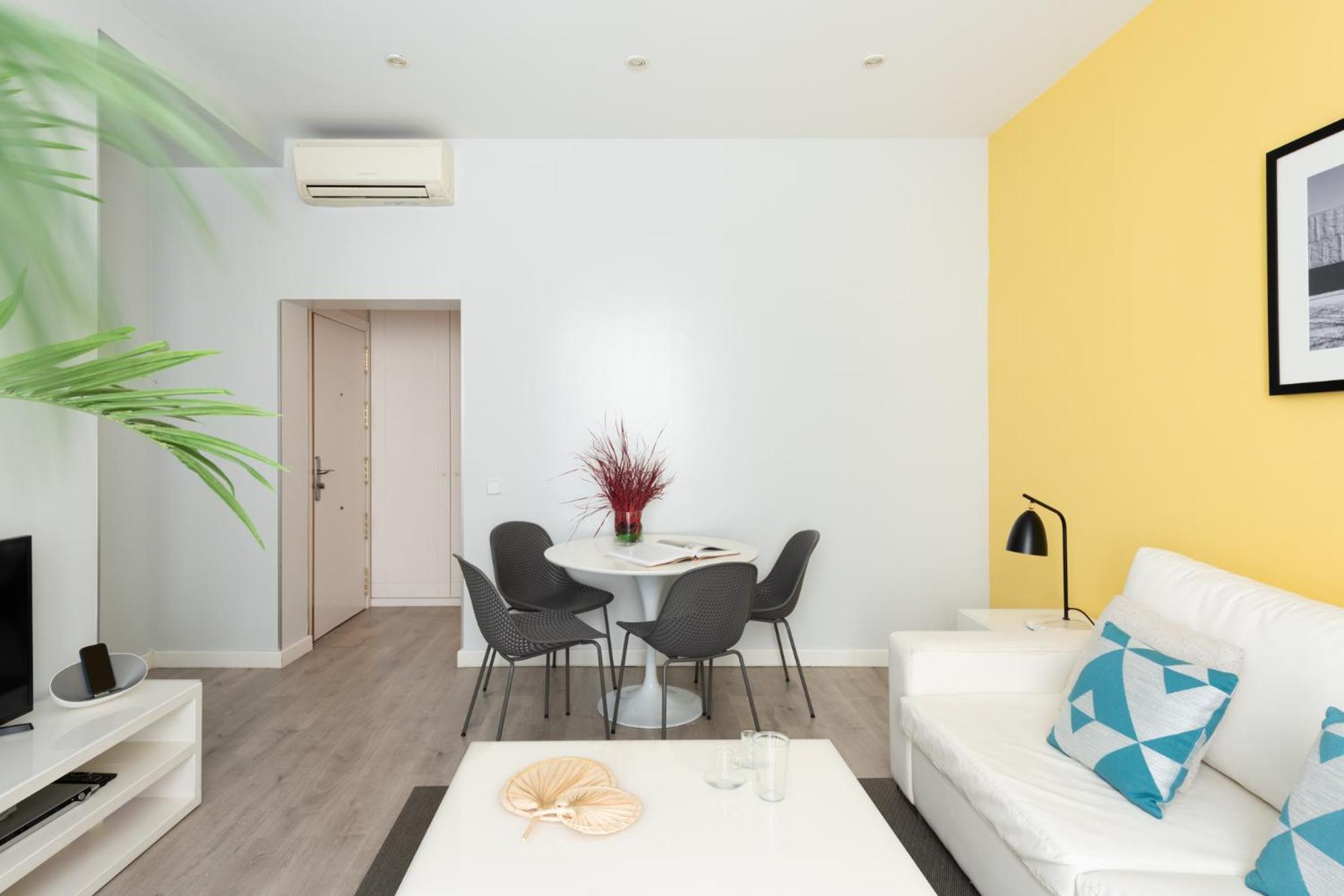 Carretas Apartments Мадрид Экстерьер фото