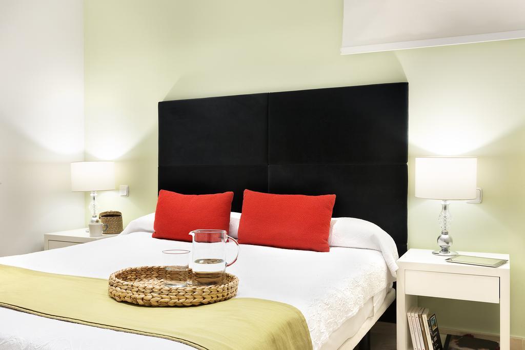 Carretas Apartments Мадрид Экстерьер фото