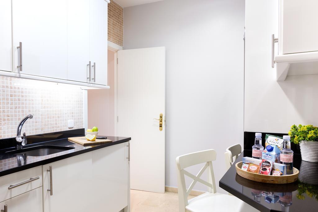 Carretas Apartments Мадрид Экстерьер фото