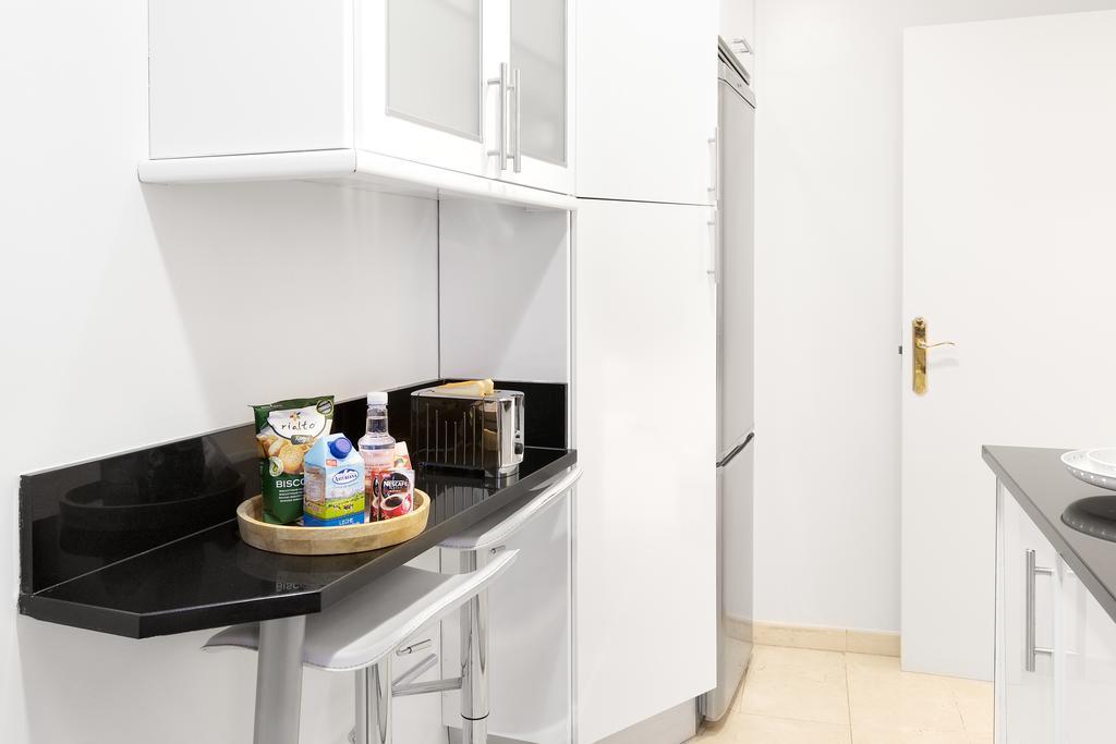 Carretas Apartments Мадрид Экстерьер фото