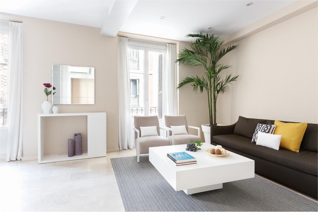 Carretas Apartments Мадрид Экстерьер фото
